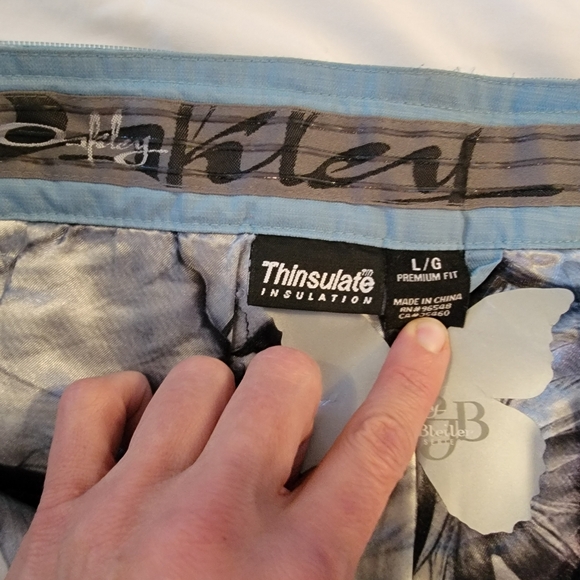 Oakley ski/snowboard pants - Picture 9 of 16